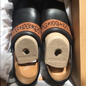 Brand new Dansko clogs